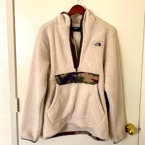 Men’s north face Sherpa hoodie.